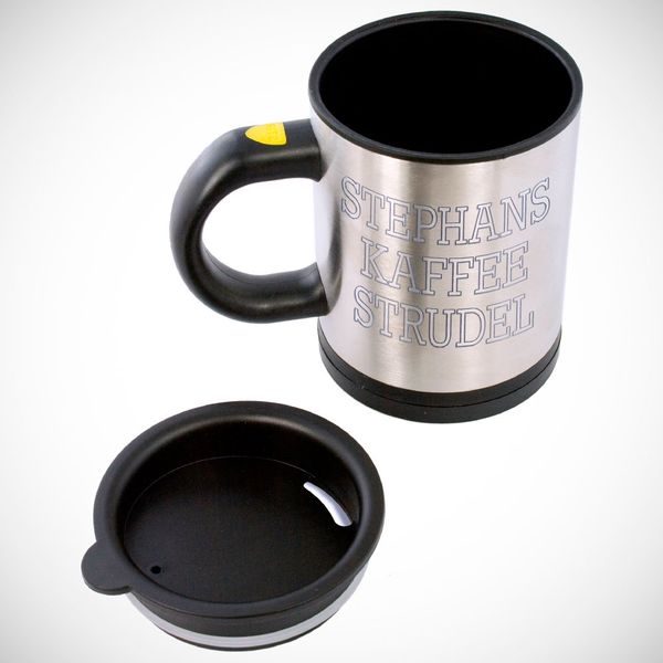 Ein Gadget-Klassiker ist der selbst umrührende Becher, der sogar mit einer individuellen Gravur versehen werden kann. www.gravado.de bietet den Becher für 29 Euro an. (Bild: www.gravado.de)