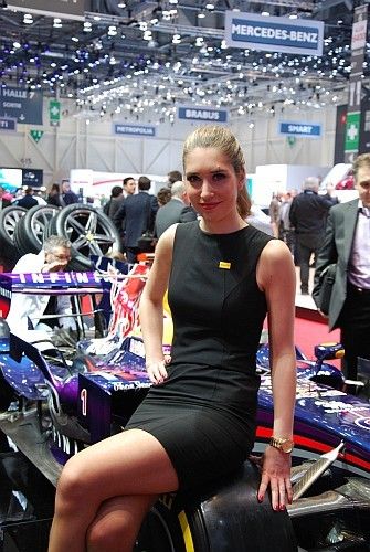 Das Thema Formel 1 darf auf dem Pirelli-Stand natürlich nicht fehlen. (Foto: Rosenow)