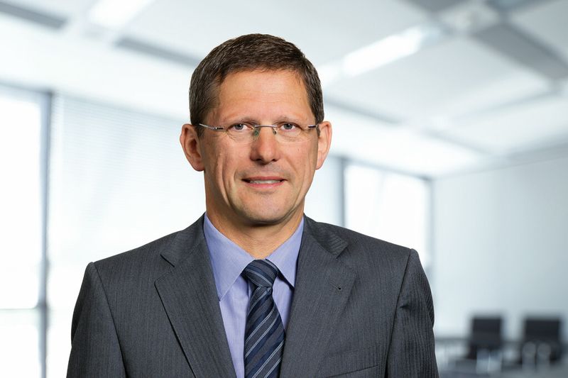 Dr. Michael Kaschke, Vorstandsvorsitzender der Carl Zeiss AG: „Wir haben auch keine Abstriche an unserem mehrjährigen Investitionsprogramm gemacht, sondern es konsequent fortgesetzt.“ (Bild: Zeiss)