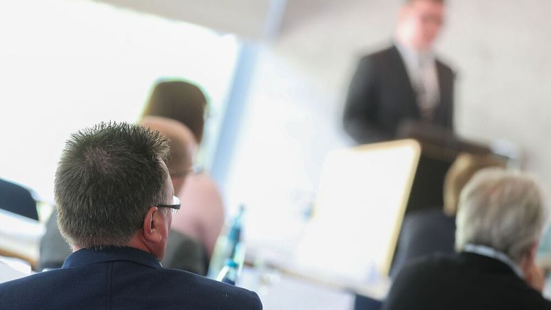Beim Symposium „Daten statt raten“ bilden Fachvorträge die inhaltliche Basis, auf der etliche Praxisbeispiele aufbauen.