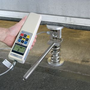 Conrad Business Supplies erweitert sein Sortiment bei Waagen und Werkstoff-Prüfgeräten.