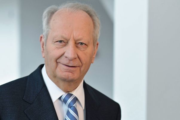 Generationenwechsel: 1961 tritt Klaus Eisert in den väterlichen Betrieb ein und agiert lange Jahre als geschäftsführender Gesellschafter von Phoenix Contact. (Bild: Phoenix Contact)