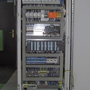 Bild 1: Durch die papierlose Fertigung ist die Schaltschrankproduktion auch für die Kunden übersichtlicher geworden.