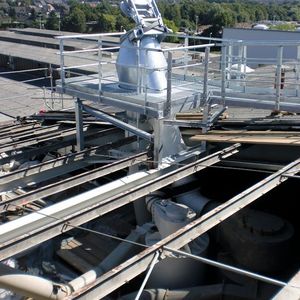 Der neu installierte Explosionsschlot mit Explosionsdruckentlastungsklappe dient der Entkopplung der Anlage und verhindert Schäden an Maschinen und Gebäuden.(Bild:  Thorwesten Vent)