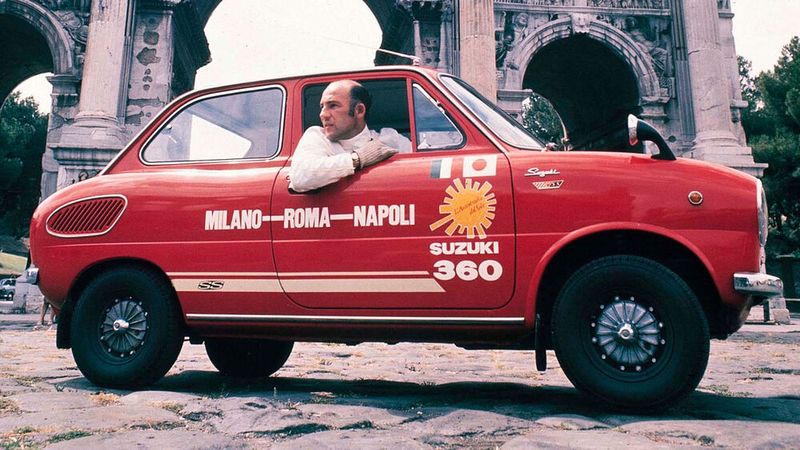 Suzuki 100 Jahre zu Lande und zu Wasser Bild 2 / 17