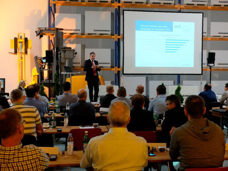 Vortrag Prof. Dr. Herbert Ruile, VNL am Jungheinrich Infotag (Jungheinrich)