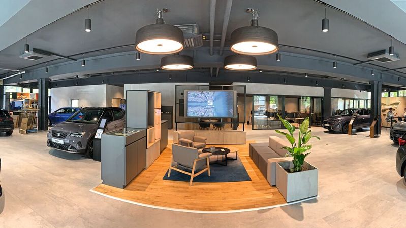 Für Graf Hardenberg ist Cupra eine Wachstumsmarke – wie bei vielen Partnern des Volkswagenkonzerns. Im Bild ein Blick in die Cupra Garage in Karlsruhe.(Bild:  Graf JHardenberg)