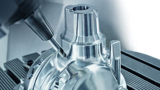 Komplexe Bauteile können auf Fünf-Achs-Werkzeugmaschinen in einer Aufspannung fertig bearbeitet werden. Die erzielbare Oberflächenqualität der DMG-Mori-Maschinen liegt bei Ra < 0,15 µm.  (DMG Mori)