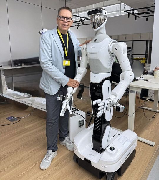 Safety expert Jens Müller: The expert in robot safety addresses the technical challenges posed by humanoid robots and works on international safety standards for their industrial use.(Image: Jens Müller)