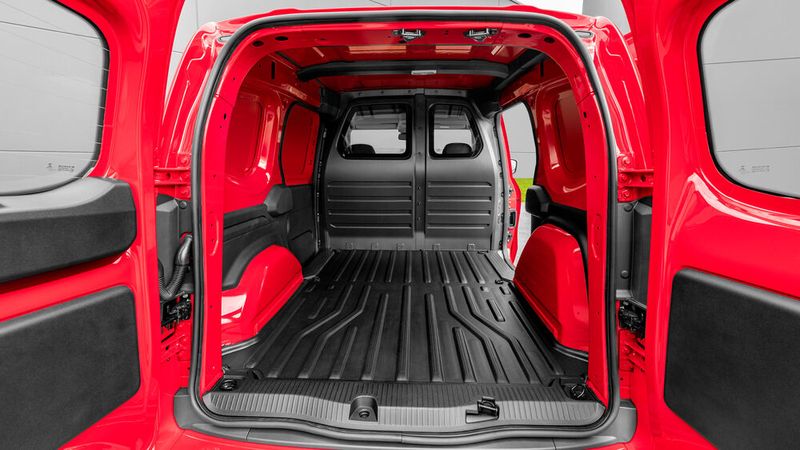 Das Ladevolumen der Kastenvariante beträgt 2,9 Kubikmeter, bis zu 782 Kilogramm dürfen geladen werden. (Mercedes-Benz)