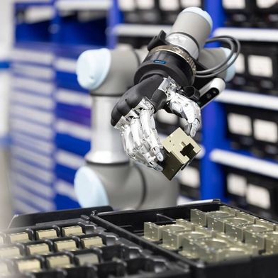 Um sowohl industrielle Abläufe als auch die eigene Zukunft noch besser in den Griff zu bekommen, hat Schunk ein Spin-off aus der Taufe gehoben, das sich um die Entwicklung von humanoiden Greifhänden für Roboter beschäftigt ... (Bild: Schunk)