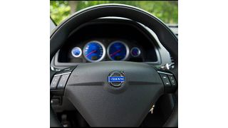 Der schwedische Automobilbauer Volvo überarbeitete im Juni 2011 seine Ersatzteilversorgung in Deutschland. Die Nordeuropäer bauen in diesem Zusammenhang ihr Logistiksystem der Local Distribution Center (LDC) aus. DB Schenker agiert als Dienstleister für den Süden.  (Bild: Volvo)