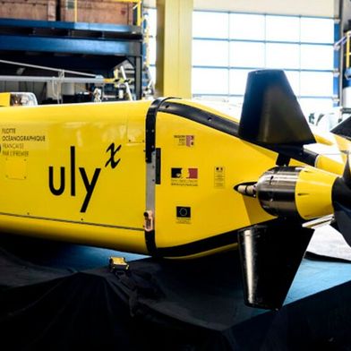 Altlastensuche ! Das ist die Tauchdrohne Ulyx, die bis zu einer Tiefe von 6.000 Metern das Meer durchforsten kann. Diese robotische Wasserratte hilft jetzt einem Forschungsteam bei einer ganz wichtigen Aufgabe! Es geht um das Aufspüren von sehr vielen Atommüllfässsern im Nordatlantik ... (Bild: Flotte Océanographique France)