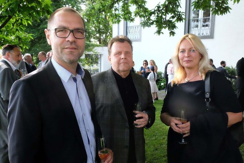 Ost-Connection: (v.li.) Dietmar Hoffmann (Kfz-Gewerbe Thüringen), Frank Groß (Kfz-Gewerbe Sachsen-Anhalt) und Réné Werner (Kfz-Gewerbe Mecklenburg-Vorpommern). (Zietz)