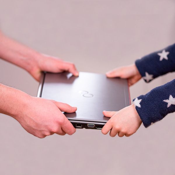 Die Initiative „Hey Alter!“ unterstützt bedürftige Kinder und Jugendliche mit neuaufgesetzten Notebooks (PKN)