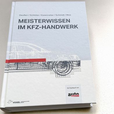 Das Standardwerk „Meisterwissen im Kfz-Handwerk“ haben die Autoren für die 7. Auflage komplett überarbeitt und mit neuen Kapiteln ergänzt. (Bild: autoFACHMANN)