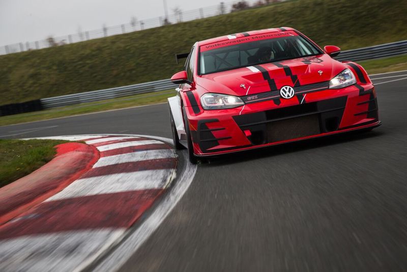Das Bodykit macht den Golf rund 40 Zentimeter breiter. (Bild: VW Motorsport)