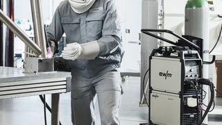 Wie es heißt, ist die neue „Tetrix“-Generation zum WIG-Schweißen des Schweißsystemeherstellers EWM für den täglichen Dauereinsatz sowie zum mobilen Einsatz beim Anwender vor Ort konzipiert. (EWM)