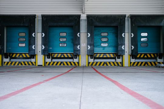Rare Rohstoffe und teure Treibstoffe setzen Lieferketten unter Druck und gleichzeitig wird die Beschaffung immer komplexer. Entsprechend wird es für Unternehmen wichtiger, Effizienz und Stabilität durch eine umfassende Digitalisierung zu steigern. Rare Rohstoffe und teure Treibstoffe setzen Lieferketten unter Druck und gleichzeitig wird die Beschaffung immer komplexer. Entsprechend wird es für Unternehmen wichtiger, Effizienz und Stabilität durch eine umfassende Digitalisierung zu steigern.