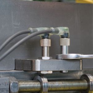 Schnelles Fixieren zylindrischer Komponenten mit der Innenspannschraube ISS.