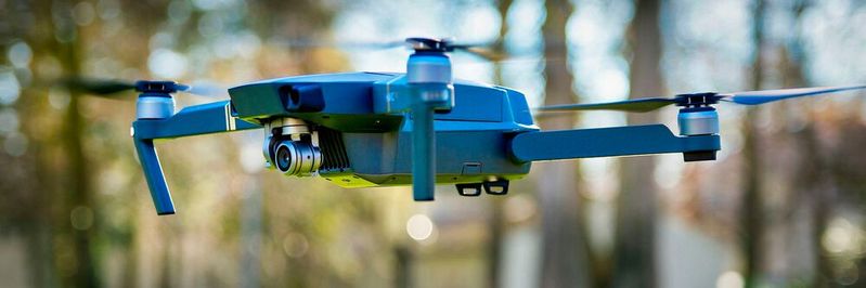 Die Hersteller von Flugdrohnen (zum Beispiel zur Überwachung) können mit kräftigem Marktwachstum rechnen. (Bild:  gemeinfrei /  Pixabay)