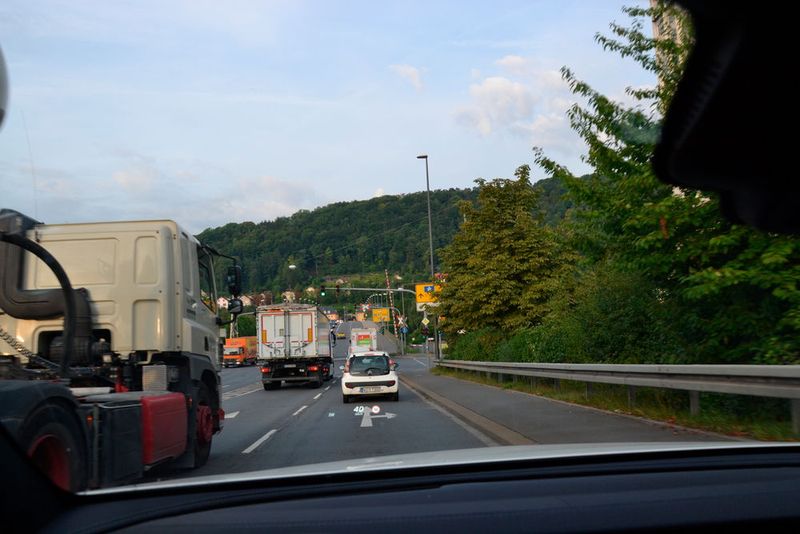 Jetzt reicht es aber mit den Baustellen und 30er-Zonen. (Bild: Michel / »kfz-betrieb«)