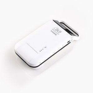 Die energiesparenden RGB-LEDs des Mini-Beamers gewährleisten eine Lebensdauer von bis zu 20.000 Stunden.