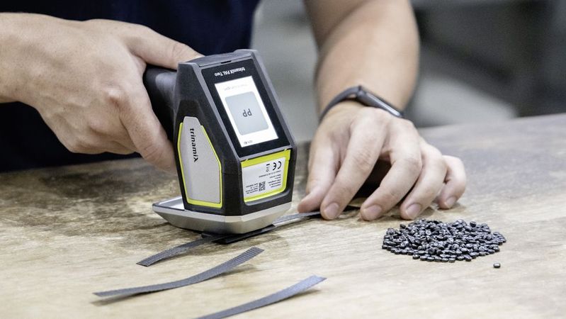 Auch für die Kunststoffpraxis ist die mobile NIR-Analyse relevant: Sie ermöglicht die schnelle Materialidentifikation.(Bild:  Mosca)