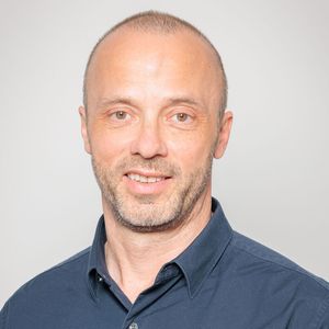 Marcus Scheiblecker, Autor des aktuellen WIFO-Konjunkturberichtes, weiß: Die erhoffte Erholung der Industriekonjunktur ist bislang ausgeblieben.(Bild:  Alexander Müller - www.alexandermüller.at)