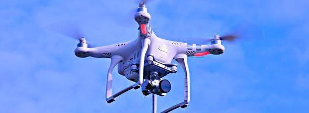 Immer öfter werden Drohnen dazu benutzt, um verbotene Gegenstände in Gefängnisse zu schmuggeln. In zwei schweizerischen Haftanstalten soll ein Abwehrsystem dies nun unterbinden. (Bild:   / CC0)