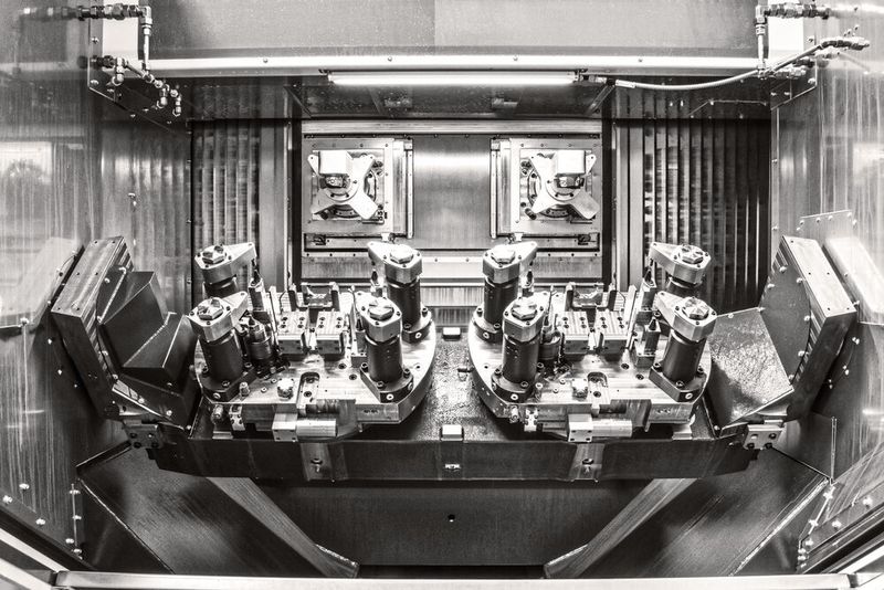 Ein Beispiel aus der Schwerzerspanung: Haldex, ein führender Anbieter von Bremssystemen für Lkws und Lkw-Anhänger, verbessert die Schwerzerspanung von Bremssätteln für Lkw und Anhänger mit doppelspindligen Licon-Bearbeitungszentren.(Bild:  Licon)