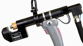 Der schnellste Weg zur Zange soll mit der Mini-Handzange in Kombination mit dem hydraulischen Zylinder HZ 40 erreicht werden.  Bild: Tox (Archiv: Vogel Business Media)