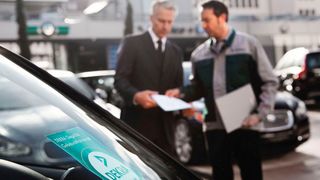 Der Verdacht der Geldwäsche kommt schnell auf, lässt sich aber nur schwer wieder beilegen. Die Dekra hat ein Konzept entwickelt, wie Kfz-Betriebe sich schützen können. (Bild: Copyright: AtelierBusche Dieselstr. 13 71332 Waiblingen)