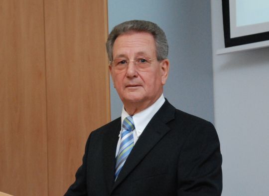 Richard Wagner, Geschäftsführer der Kfz-Innung, moderierte die Veranstaltung. Fotos: Lauer (Archiv: Vogel Business Media)