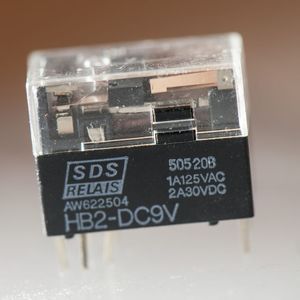 HB Relais: Dieses Relais wurde 1977 von Matsushita entwickelt und auf den Markt gebracht. Das Relais besteht aus lediglich sieben Einzelteilen, die damals bereits in einer vollautomatischen Produktionslinie gefertigt wurden.