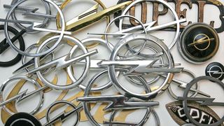 So alt und vielfältig die Marke Opel an sich ist, so vielfältig sind auch die Varianten des Opel-Logos. (Bild: Opel)