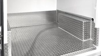 Der Laderaum verfügt über einen Bodenbelag aus Aluminium-Duettblech. (Bild: Winter Fahrzeugtechnik GmbH)