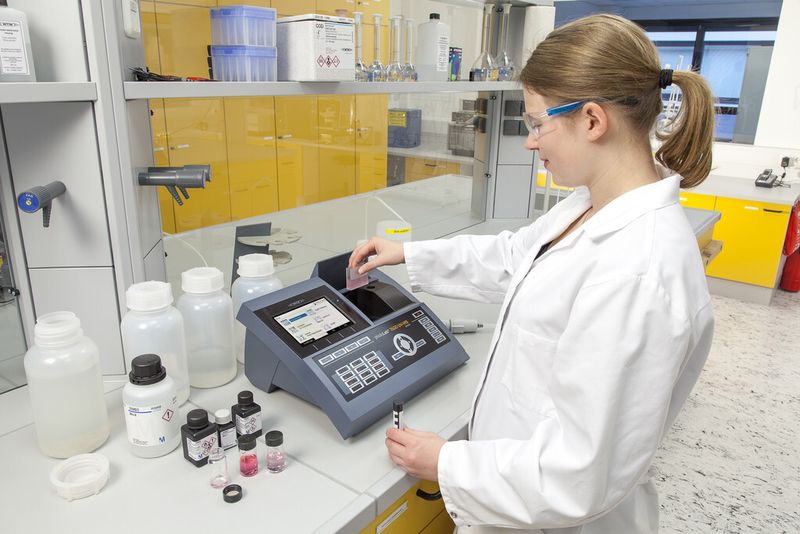12 Die Spektralphotometer der Photolab-Serie für den VIS- und UV-VIS-Bereich arbeiten im Messbereich von 190-1100 nm.  (WTW)