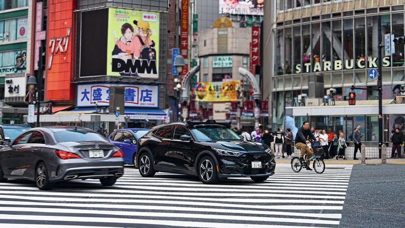 Start-ups wie Wayve entwickeln Software-Stacks, die das automatisierte Fahren an neuen Orten erlauben – ohne vorheriges „einlernen“.(Bild:  Wayve)
