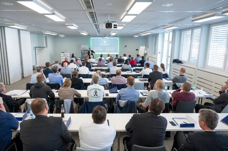 Volle Reihen ... (J. Untch / Vogel Communications Group)