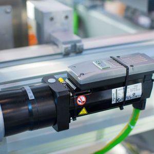 Flexible Komponente: integrierter Servomotor der Lexium 62 ILM Baureihe. (Bild:  Schneider Electric)