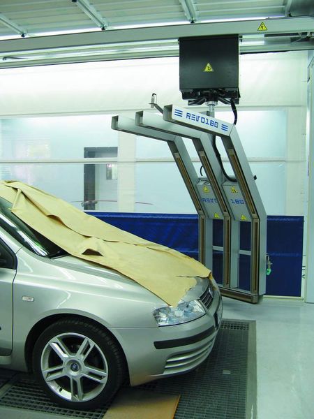 Das Infrarotsystem Revo 180 von L-Tec steuert vollautomatisch den gesamten Lacktrockenvorgang. (Archiv: Vogel Business Media)