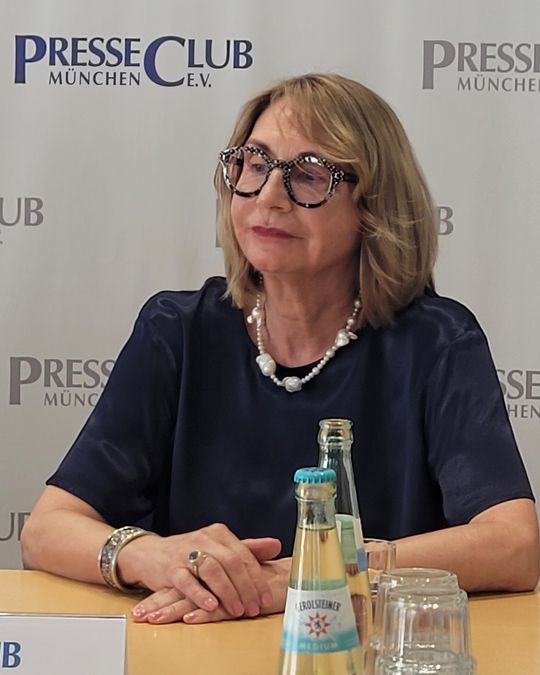 Silvia Reischer ist Senior Advisor beim cyberintelligence.institute und ehemalige Abteilungsleiterin beim BND.  (Bild:  Milk & Honey PR)