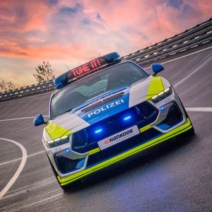 Neben Aerodynamik-Komponenten erhielt der Wagen auch eine aufgewertete Bremsanlage.(Bild:  Hankook)