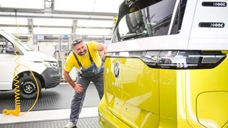 Volkswagen Nutzfahrzeuge hat mit der Produktion des ID Buzz in Hannover begonnen. (Bild: Henning Scheffen/Volkswagen Nutzfahrzeuge)