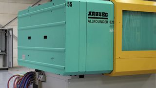 Die Energieversorgung gehört zu der grundlegenden technischen Infrastruktur, ohne die bei Deller Plastics keine Produktion möglich wäre. (Rittal)