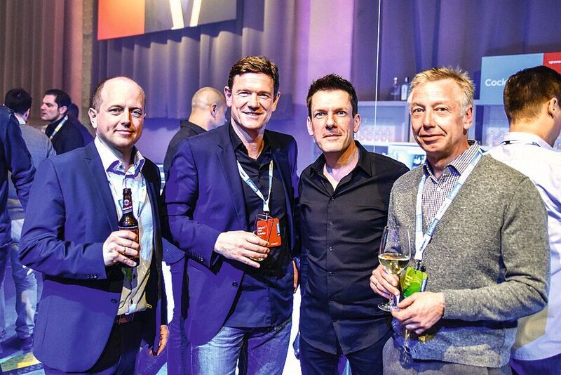 Ausklang nach vielen Vorträgen: Thorsten Riehl (Computacenter), Dieter Stehle (Lenovo), Roland Goll (Lenovo) und Andreas Koch (FNext AG) (Juergen Haas / Lenovo)