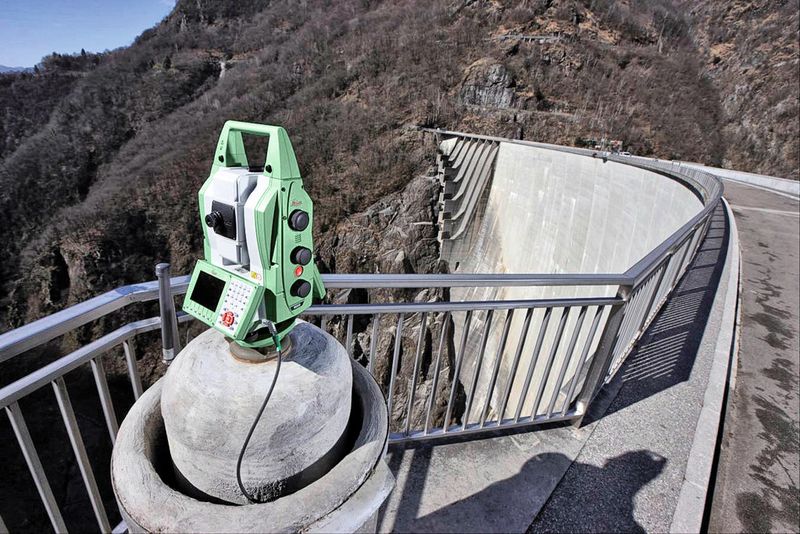 Der Comgate 10 Wireless Router von Leica Geosystems dient zur kontinuierlichen Überwachung von Deformationen. (Bild: Leica Geosystems)