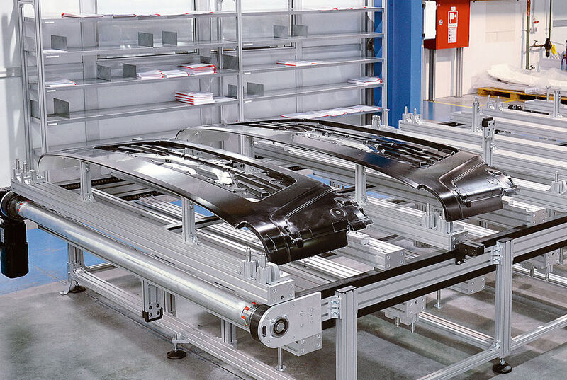 Taktkettenumlauf mit individueller Werkstückaufnahme für die Automotive-Branche. (Maschinenbau Kitz GmbH)