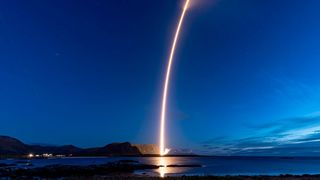 Im zweiten Anlauf ist es geglückt! Eine Spectrum-Rakete von Isar Aerospace hat am Wochenende fünf Satelliten ins All befördert. Damit rückt das Ziel, von US-Technik und -Firmen unabhängig(er) zu werden, in greifbarere Nähe ... (Bild: Isar Aerospace)